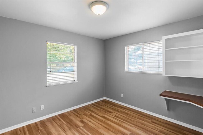Building Photo - 2205 Lanier Dr