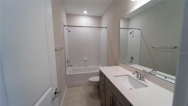 Building Photo - 16446 Lone Oak Cir