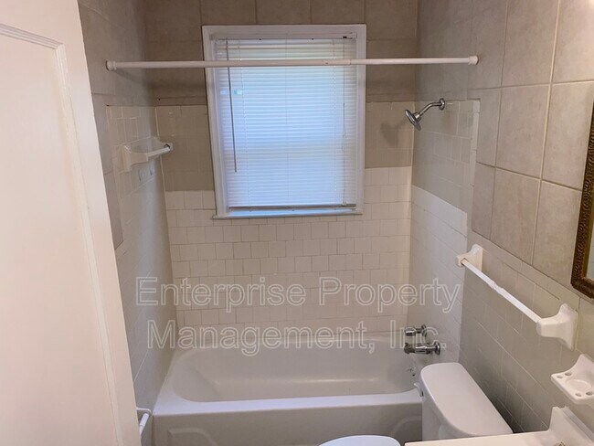 Building Photo - 3654 Mason Ave