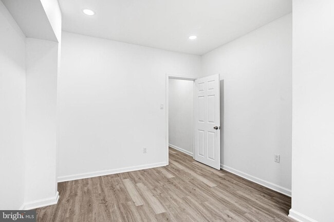 Building Photo - 5540 Harmer St