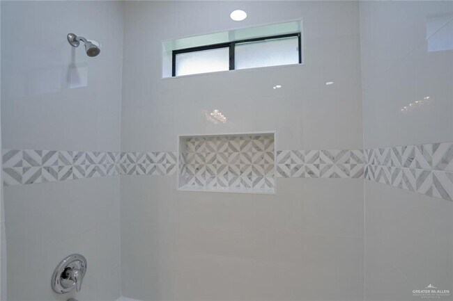 Building Photo - 41 N 15th St