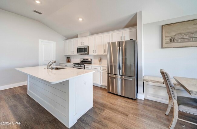 Building Photo - 295 Bayou Bend Ln