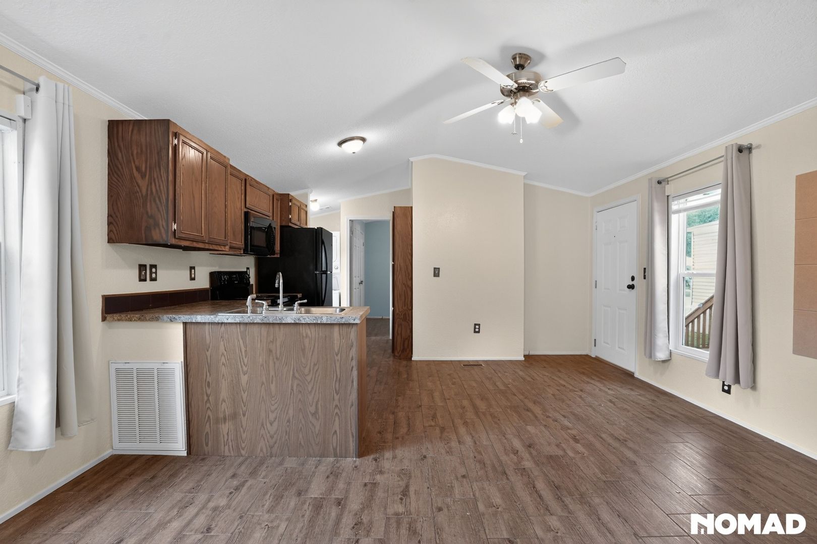 Building Photo - 4206 Pine Ln