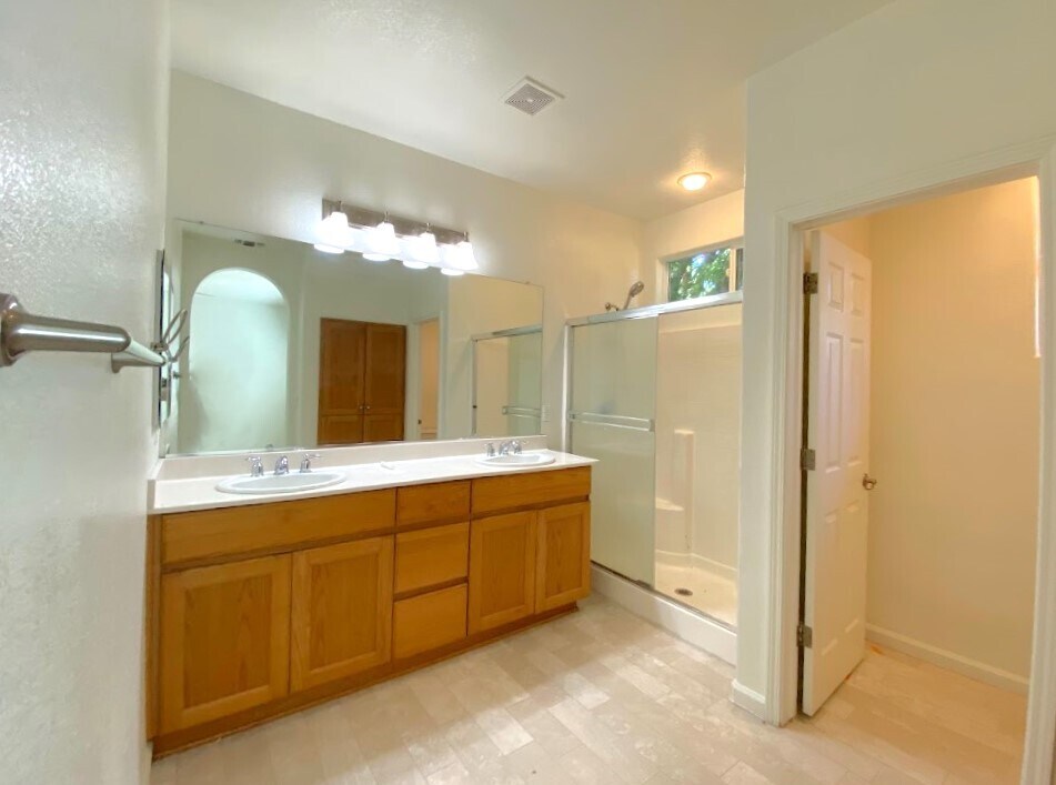 Building Photo - 436 Jacobs Dr