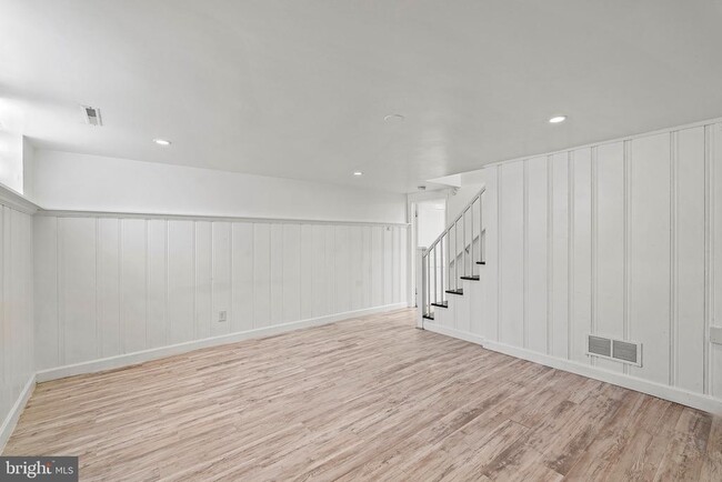 Building Photo - 1233 Halstead Rd