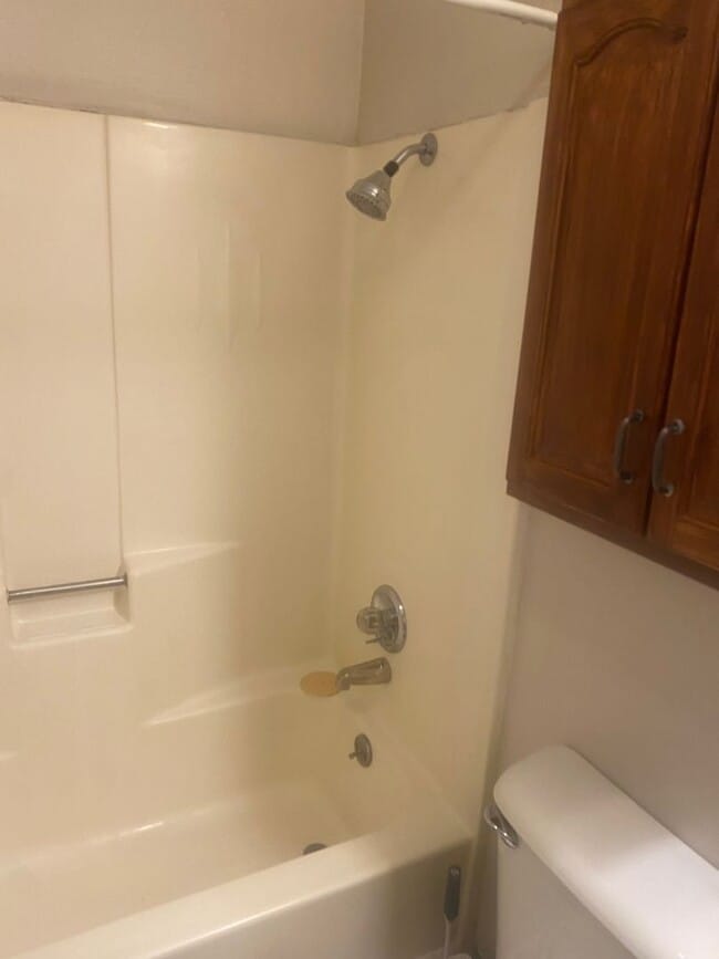 Building Photo - 612 E Madison St