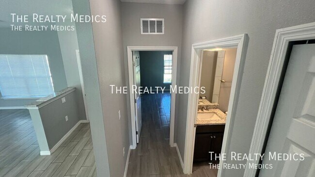 Building Photo - 2640 Dennis Ave SE