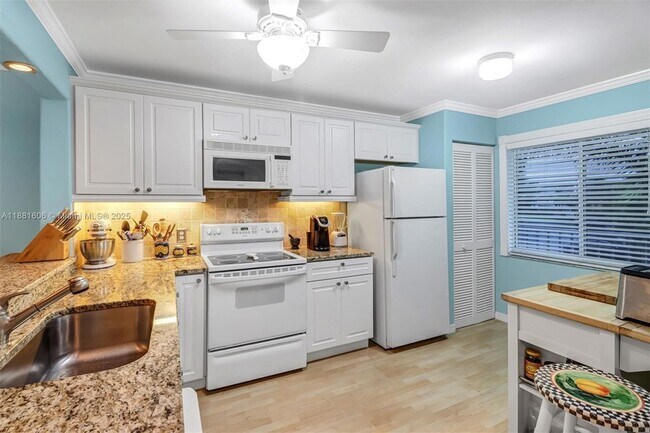 Building Photo - 3041 Sandpiper Bay Cir