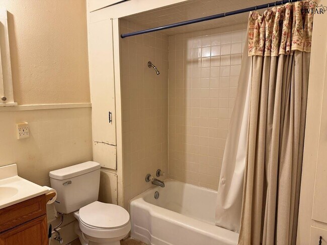 Building Photo - 1825 11th St