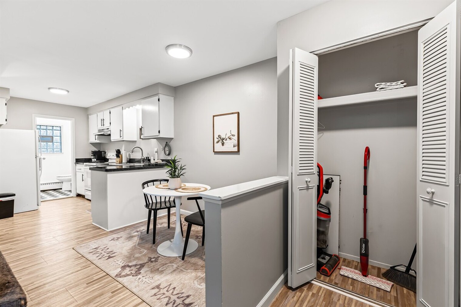 Building Photo - 53 Hollywood Ct