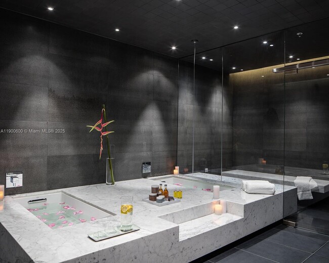 Building Photo - 68 SE 6th St