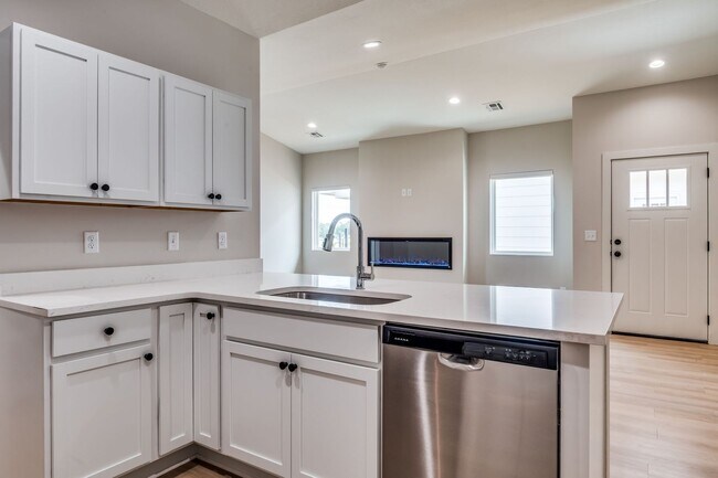 Building Photo - Area151-Kingston Plan