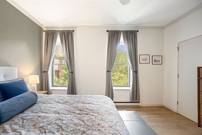 Building Photo - 231 W Newton St