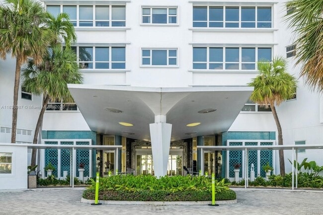 Building Photo - 4925 Collins Ave