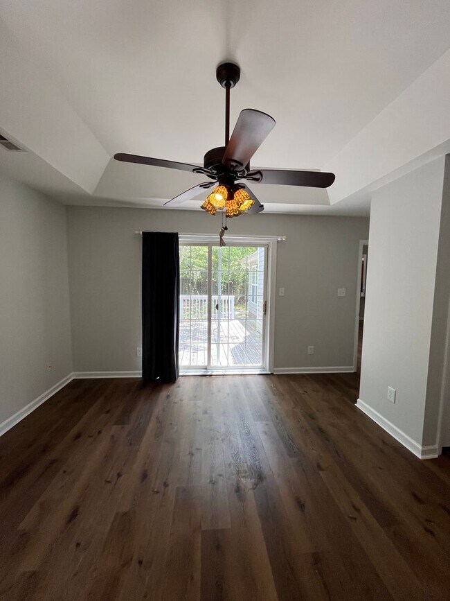 Building Photo - Discover this well-maintained 3-bedroom, 2-bath home in Wilmington, NC