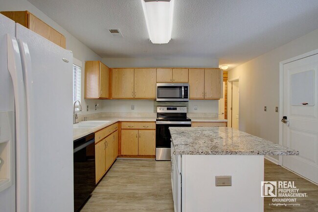 Building Photo - 121 Sioux Ct