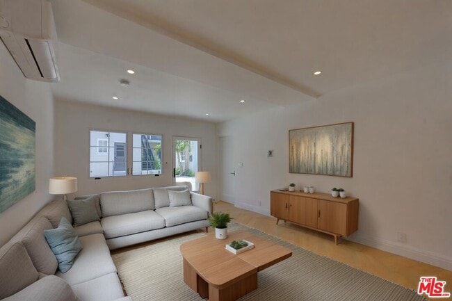 Building Photo - 234 S Spalding Dr