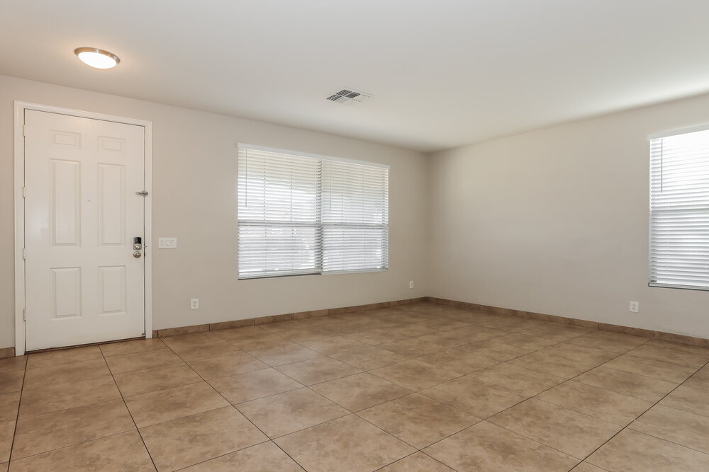 Building Photo - 3014 W Donner Dr