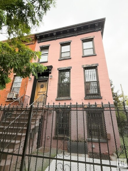 Building Photo - GREENE AVENUE / Spacious Bed-Stuy 2-Bed 1....