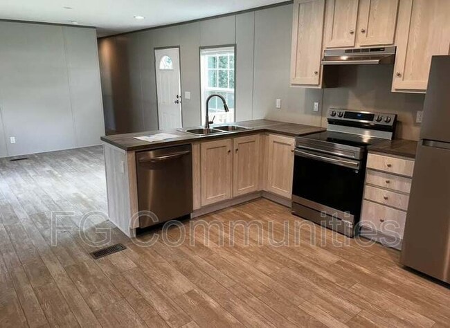 Building Photo - 141 David Dr