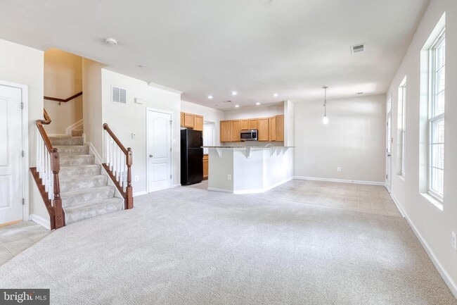 Building Photo - Welcome to Observation Drive! This lovely ...