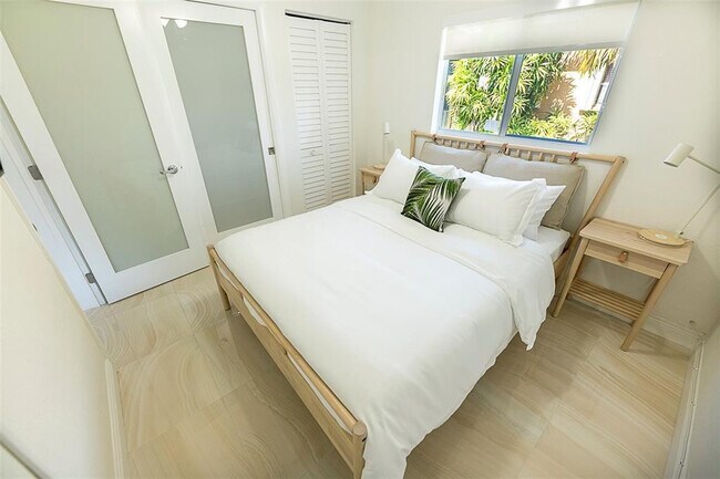 Building Photo - 1162 Hayes St