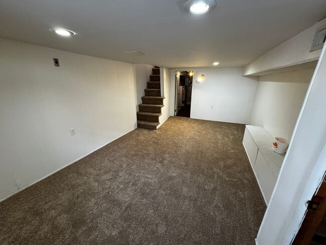 Building Photo - 2544 S Sartain St