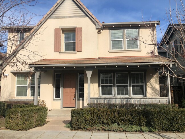 Primary Photo - Gorgeous 4 Bed/3 Bath Mountain House Home ...