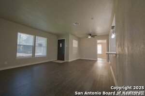 Building Photo - 219 Leonidas Dr