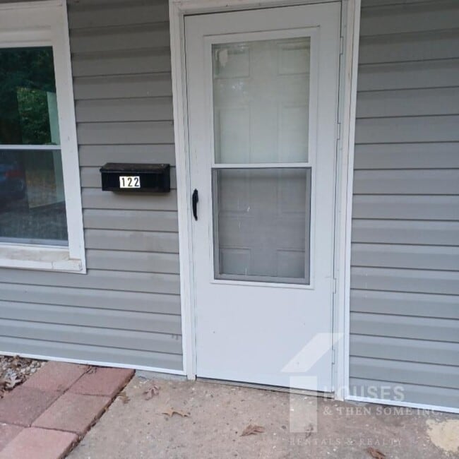 Building Photo - 122 Owens St