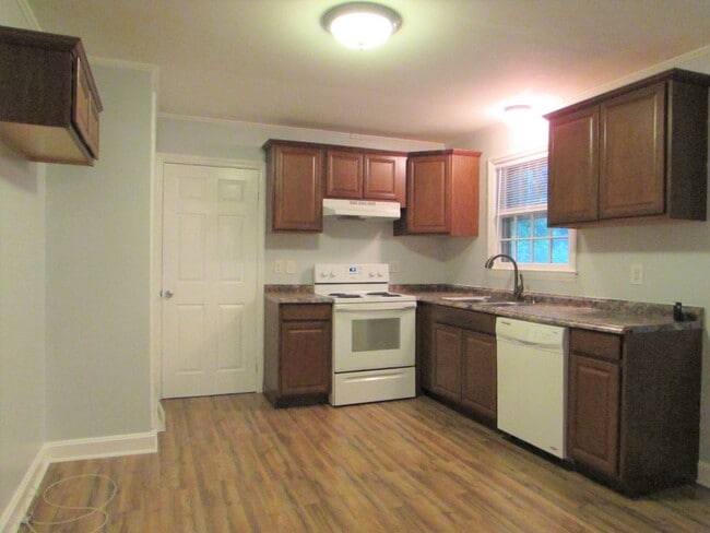 Building Photo - 209 Sowers Ferry Rd