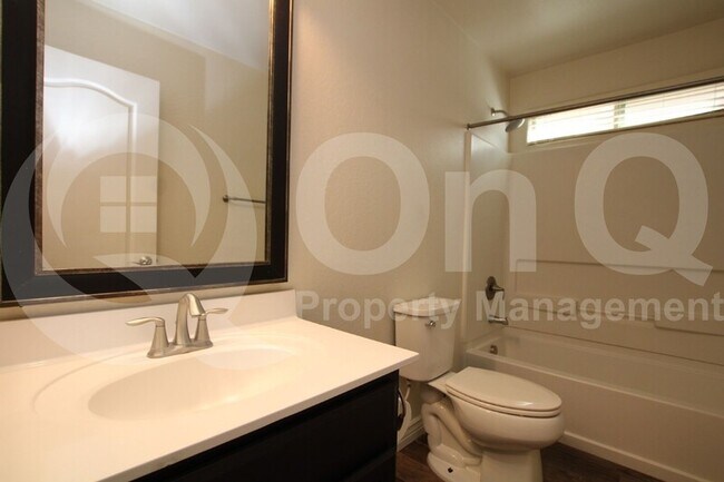 Building Photo - 12123 W Cottontail Ln