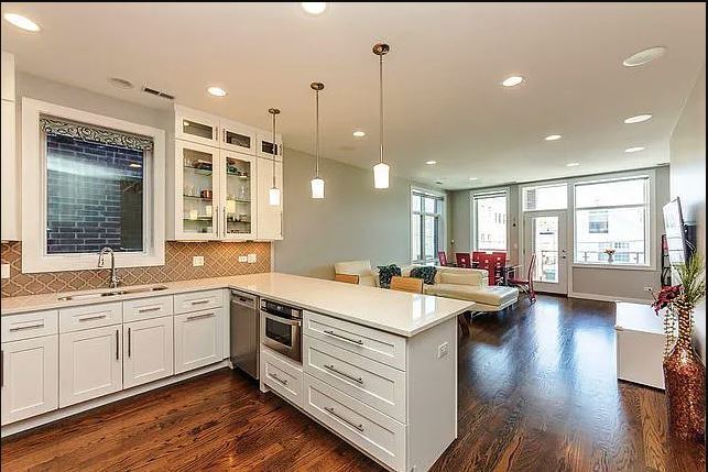 Building Photo - 2442 N Clybourn Ave