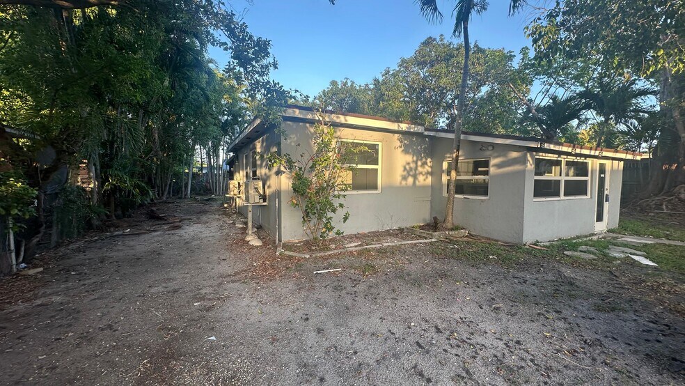 Building Photo - 13845 NW 6th Ave