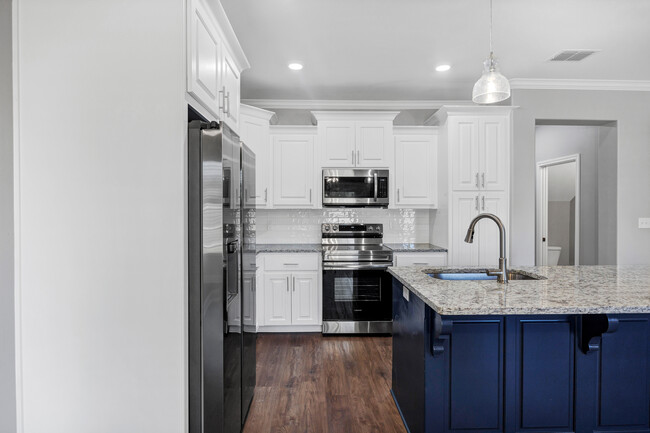 Kitchen - 10702 Washita Dr