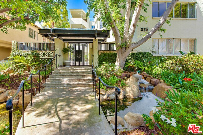 Building Photo - 339 N Oakhurst Dr