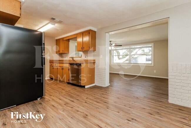 Building Photo - 2912 Puma Dr