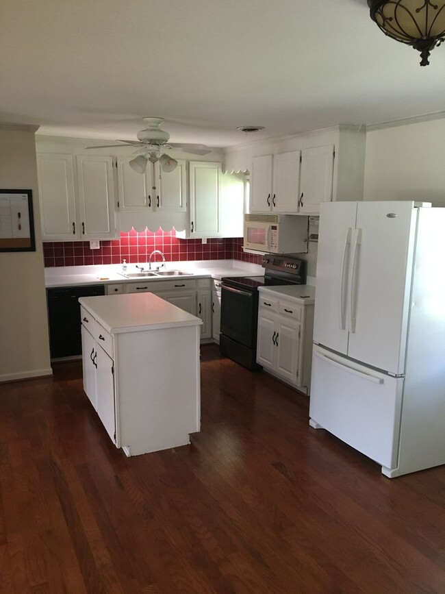 Building Photo - 3/2 House in Garden Lakes $1,395