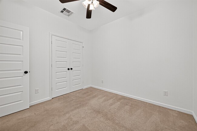 Building Photo - 7927 Tindarey Maple Trace