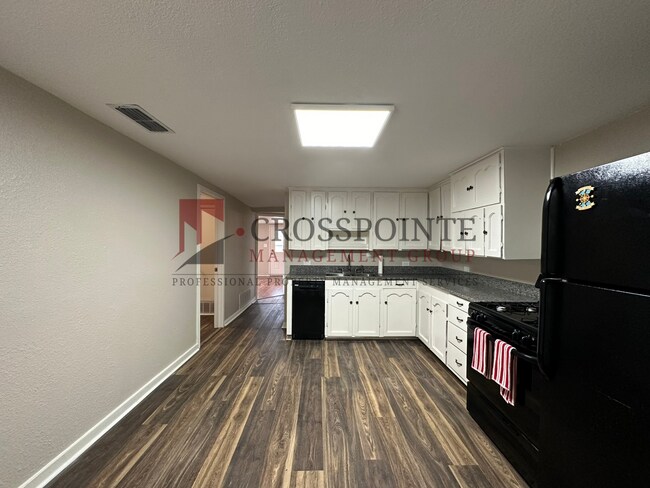 Building Photo - Available Now! 2 Bedroom 1 Bath Across fro...