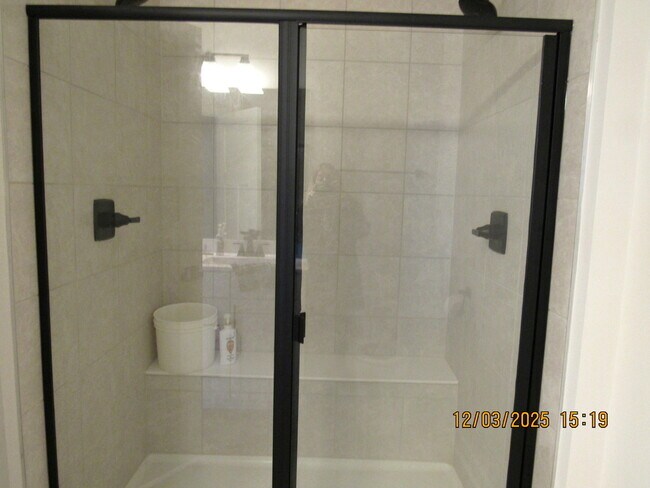 Building Photo - 155 Canterbury Way