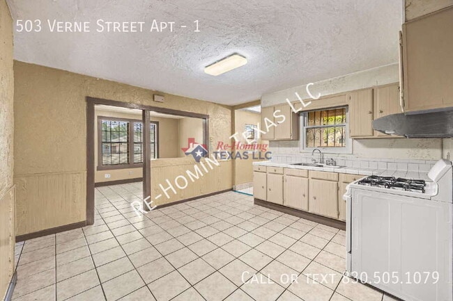 Building Photo - 503 Verne St