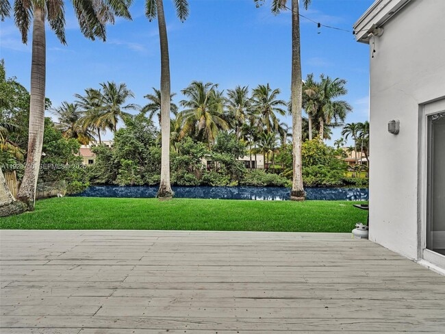 Building Photo - 20120 NE 25th Ct