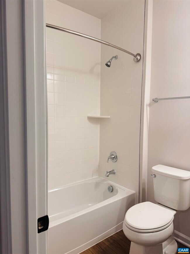 Building Photo - 2225 Woodburn Rd