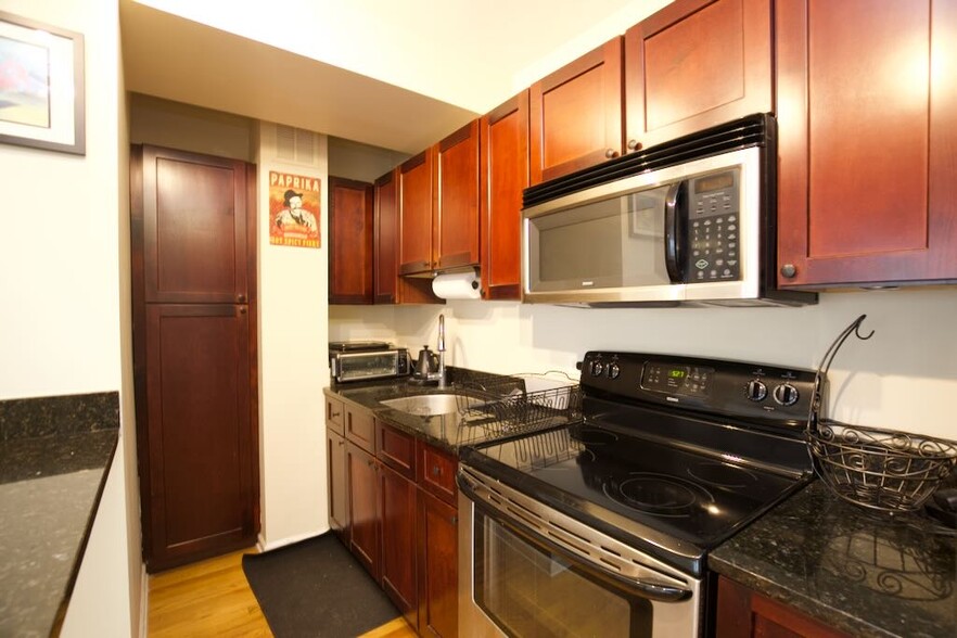 Building Photo - 4180 N Marine Dr