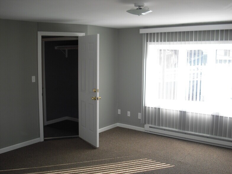 Building Photo - 33 Howard St