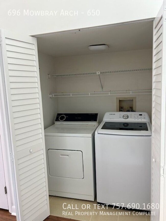 Building Photo - 1 bedroom, 1 bath, 960 SF apartment locate...
