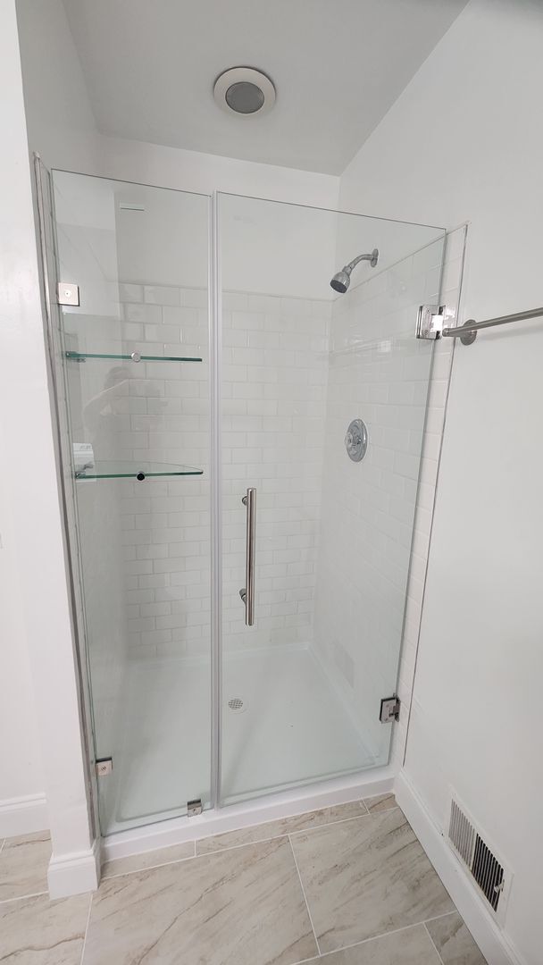Building Photo - Spacious Arlington TH Near Ballston Metro!