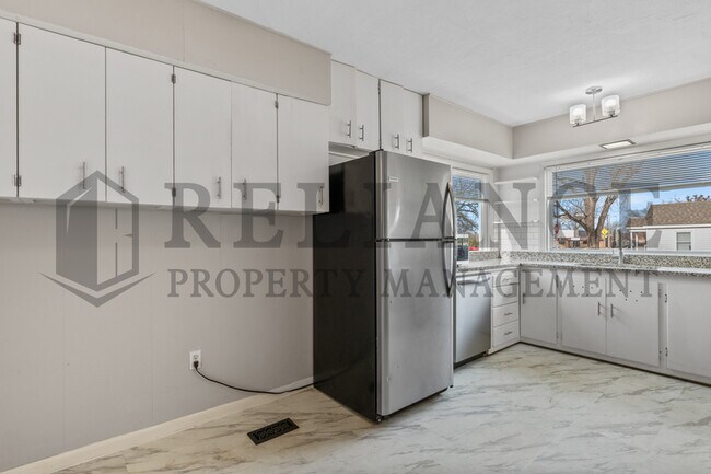 Building Photo - 119 Harrison St