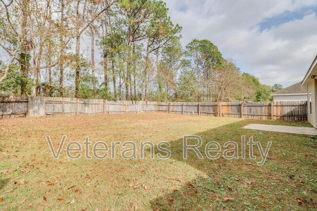 Building Photo - 18496 Devin Ct